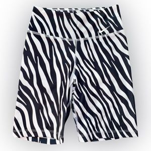 NWOT NIKE ZEBRA PRINT SPANDEX SHORTS // SIZE XS💜